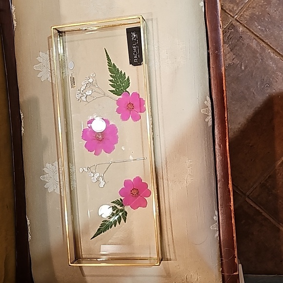 Rachel Zoe Other - Rachel Zoe Glass tray with dried flowers 💐